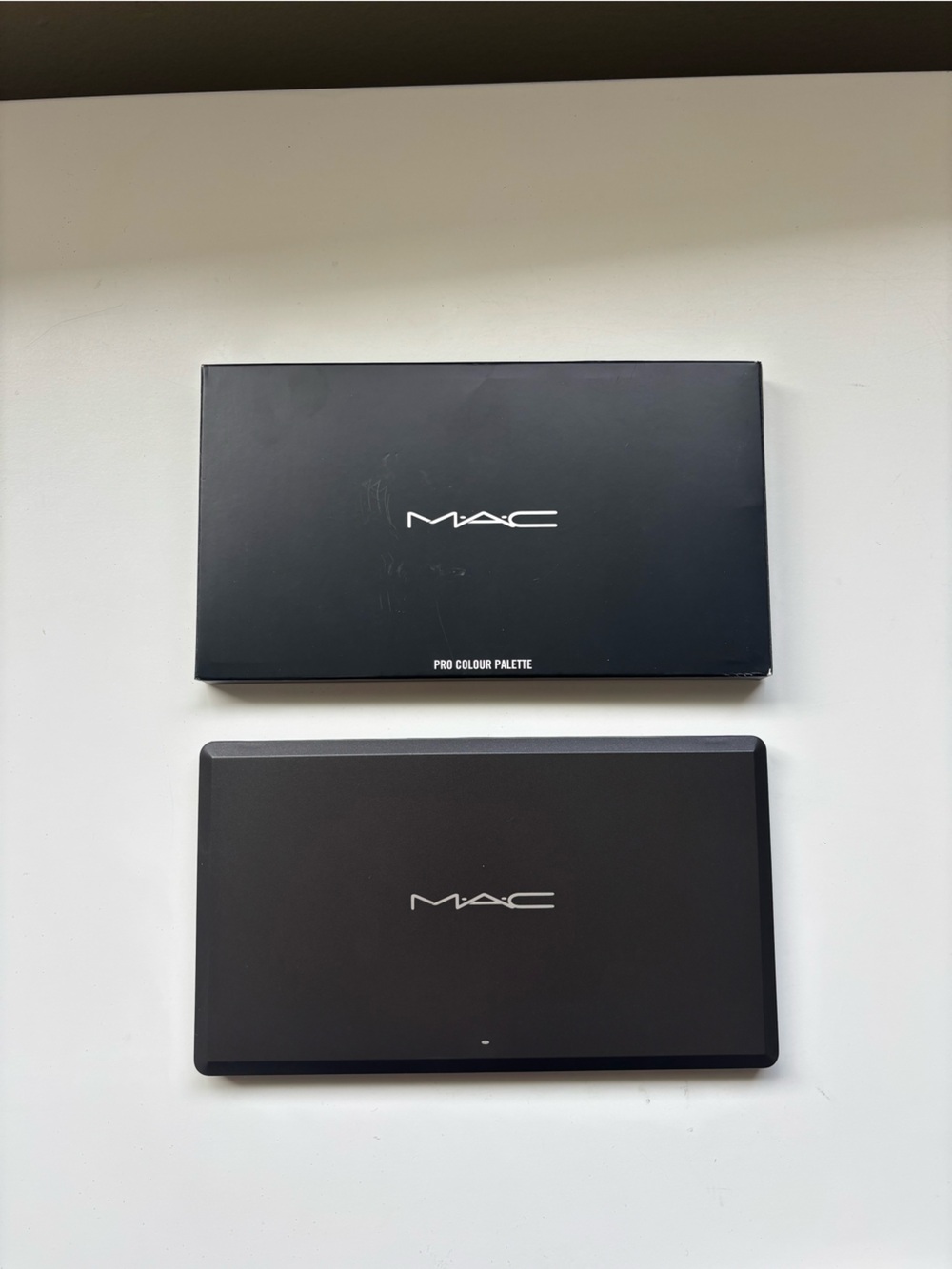 Mac cosmetics 15 refillable magnetic makeup palette